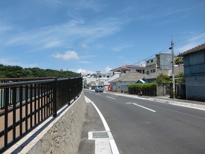 道路整備で綺麗になっちゃったショップ前